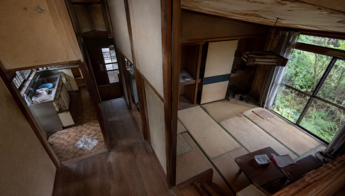 建物の劣化と放置期間を確認する